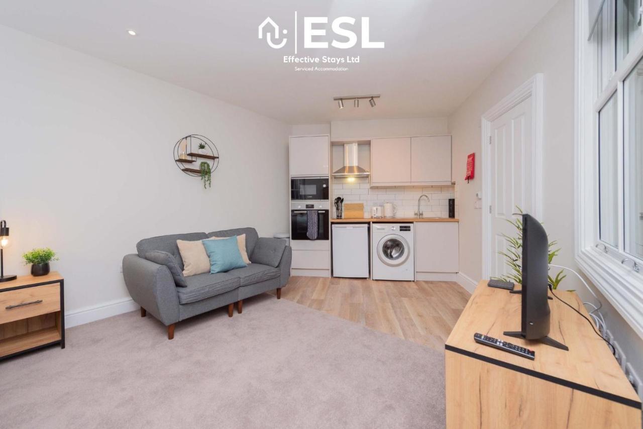 Studio 2, Second Floor Town Centre Apartment Шрусбъри Екстериор снимка